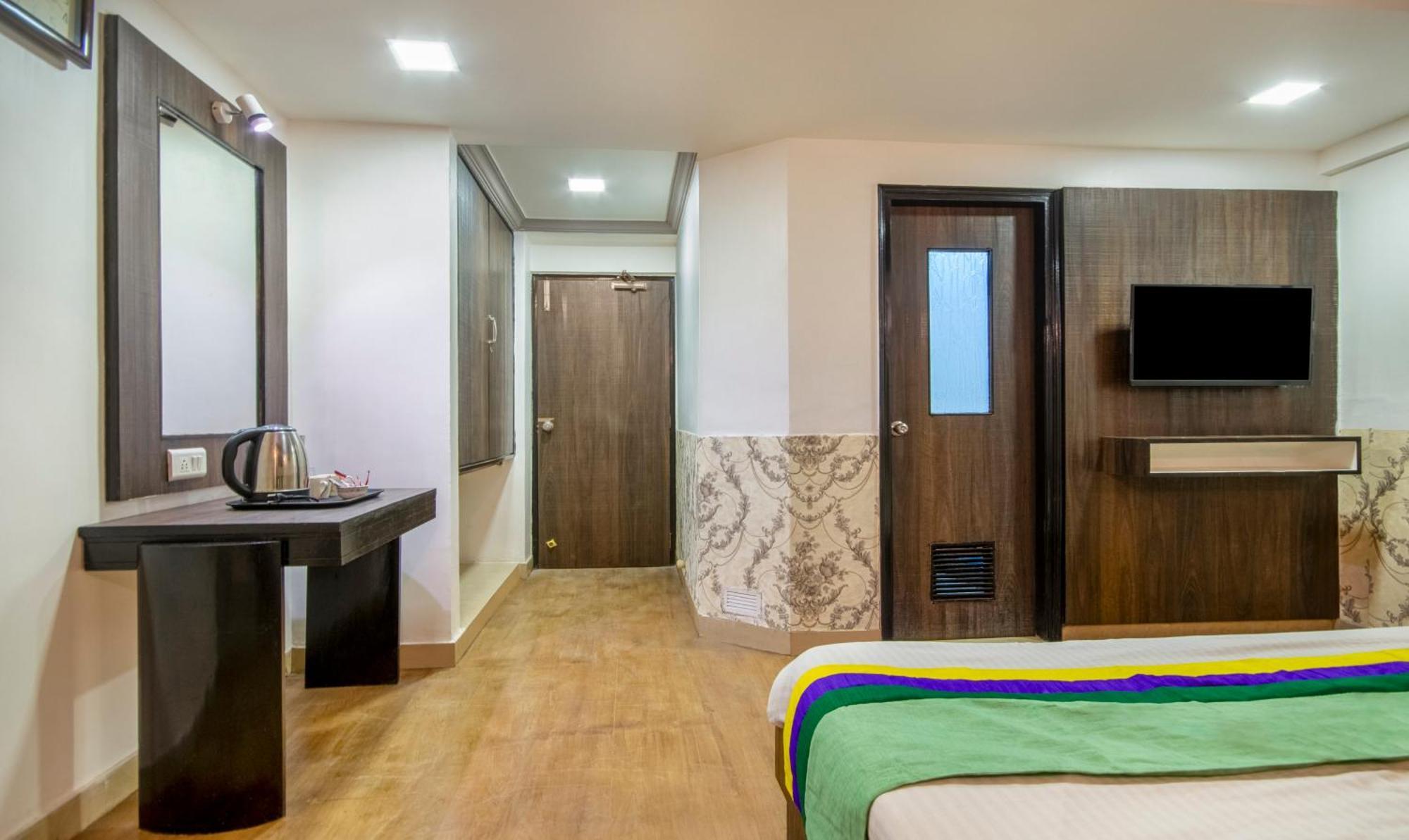 Itsy Hotels Shree Krishna Palace Ahmedabad Exterior photo